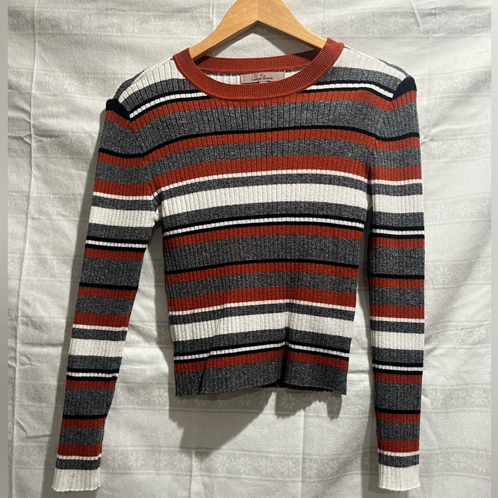 Tight-fitted long sleeve shirt from Lone Tree